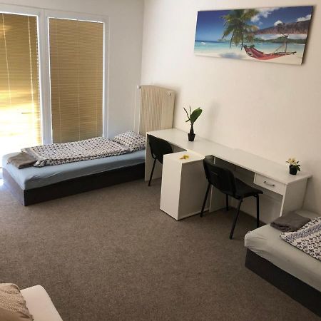 Hostel House Near Bvv-Vystaviste เบอร์โน ภายนอก รูปภาพ